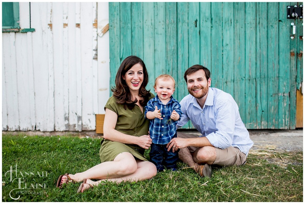 family photos at harlinsdale farms barns