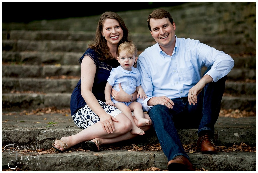 winston with mom and dad on the steps at percy warner