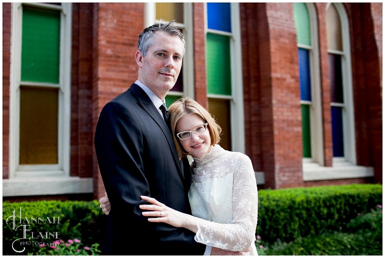 couple in front of the ryman auditorium