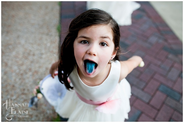 flower girl has a blue tongue